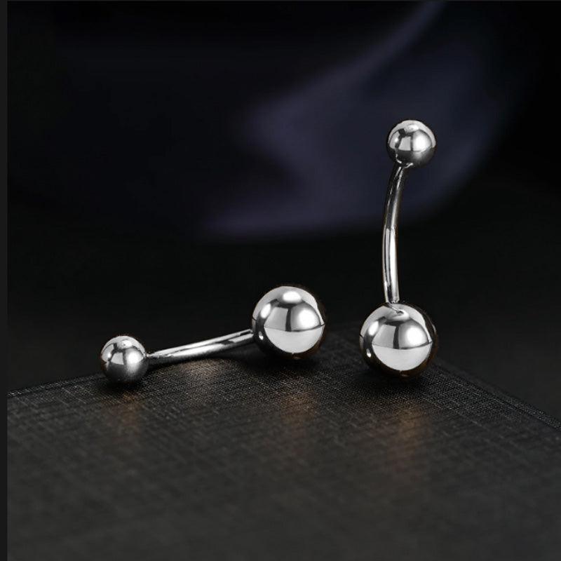 Basic Bauchnabelpiercing aus medizinischem Titan, geeignet für Intimpiercings und Bauchnabel. auf schwarzem Hintergrund. Aus der Royal Essentials Kollektion