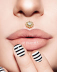 Ohrpiercing mit Blumenmotiv und gerundeten eingefassten Zirkonia Kristallen - Chirurgenstahl 316L (9248909918536)