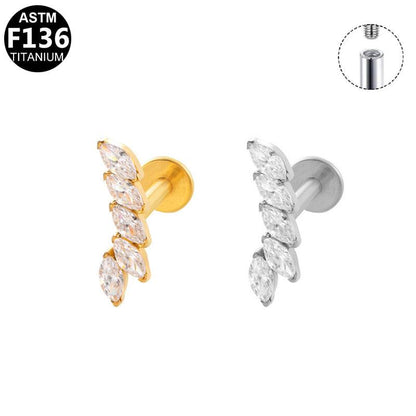 Labretpiercing mit Zikonia Kristallreihe im Marquise Schliff in Gold & Silber aus der ROYAL Essentials Kollektion - geeignet für Helix, Conch & Flatpiercing