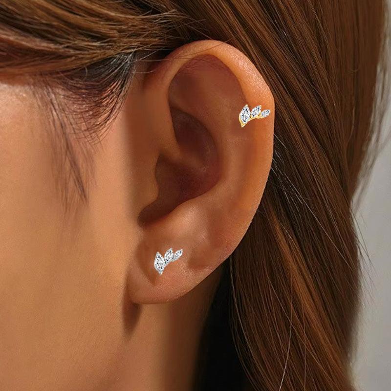 Labret aus TITAN mit 3 Lotus Blüten