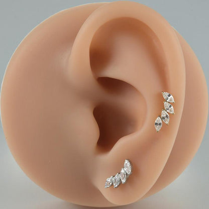 Labret aus TITAN mit Lotus Blüten