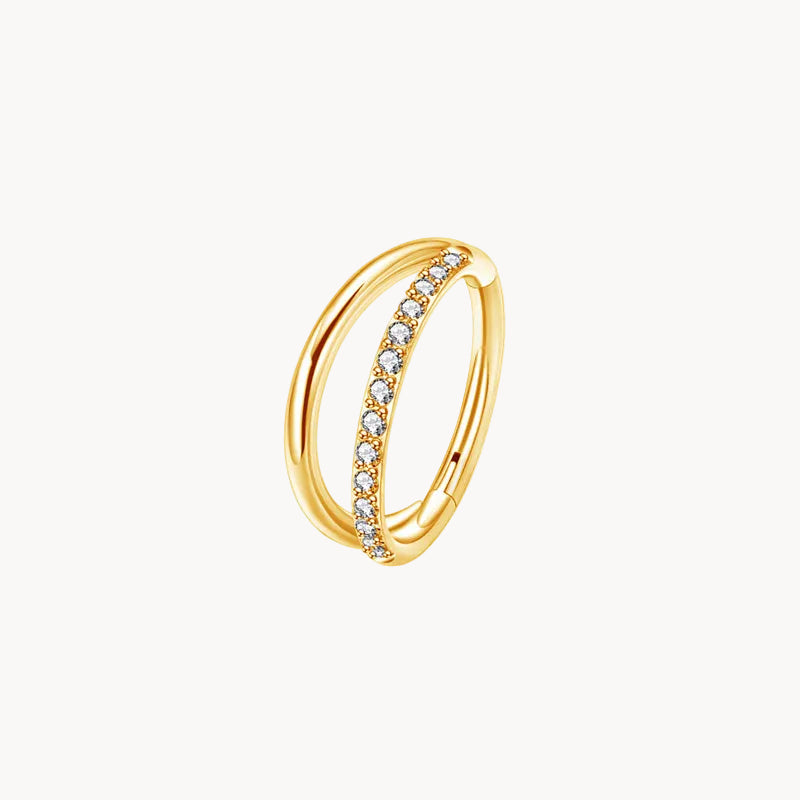 Titan Segmentring Clicker 18kt Gelbgold beschichtet mit doppelter Reihe und einer Reihe eingefassten Kristalle. Perfekt für Conch-, Helix- & ähnliche Ohrpiercings.